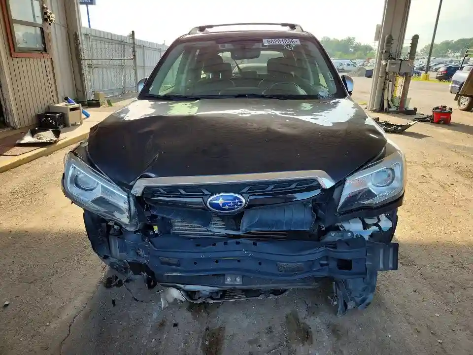 JF2SJGWC5JH475616 2018 SUBARU FORESTER-4