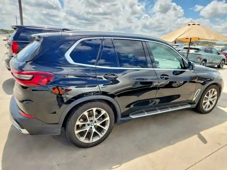 5UXTA6C07P9N92753 2023 BMW X5-2