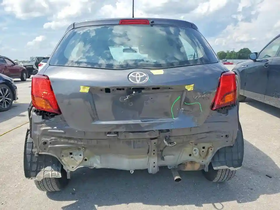 VNKKTUD35FA026888 2015 TOYOTA YARIS 5-DO-5