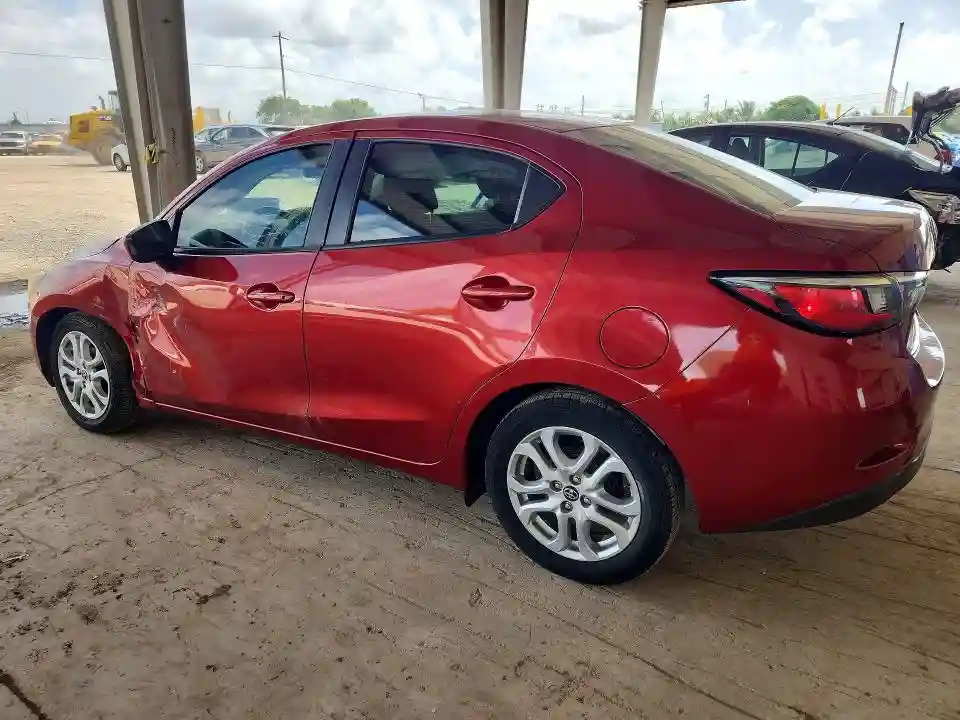 3MYDLBYV1JY302636 2018 TOYOTA YARIS IA B-1