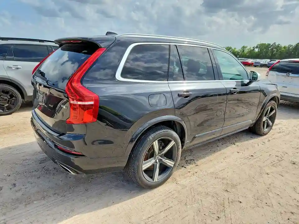 YV4A22PM9G1067085 2016 VOLVO XC90-2