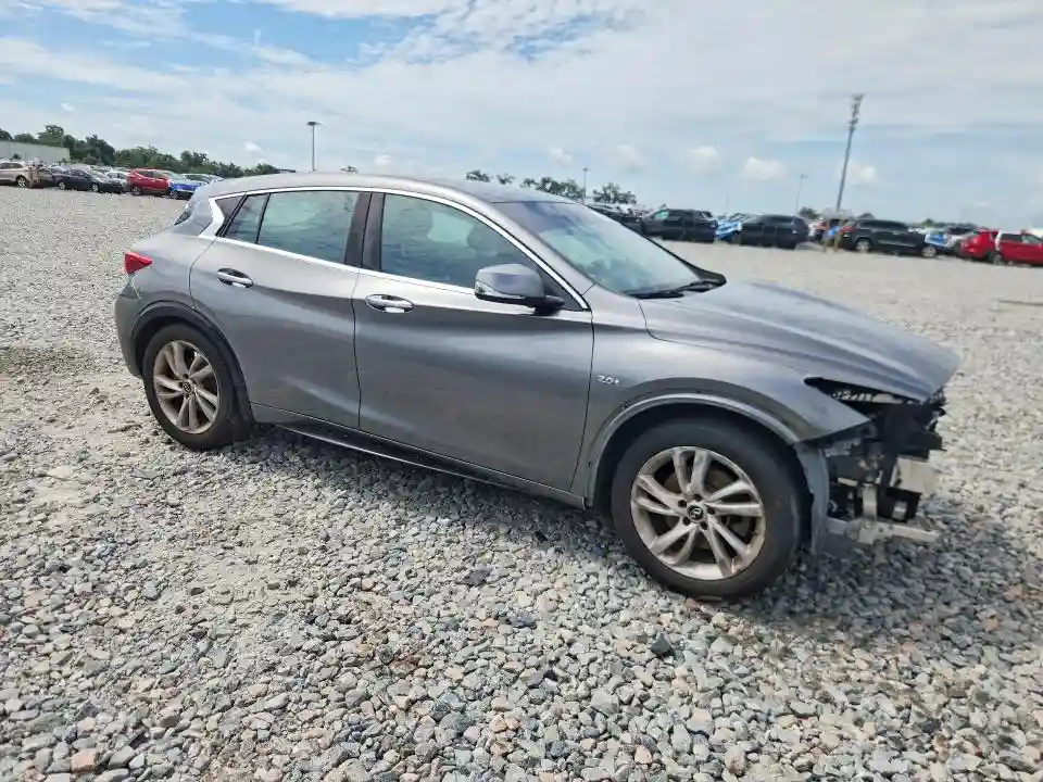 SJKCH5CP4JA056396 2018 INFINITI QX30-3
