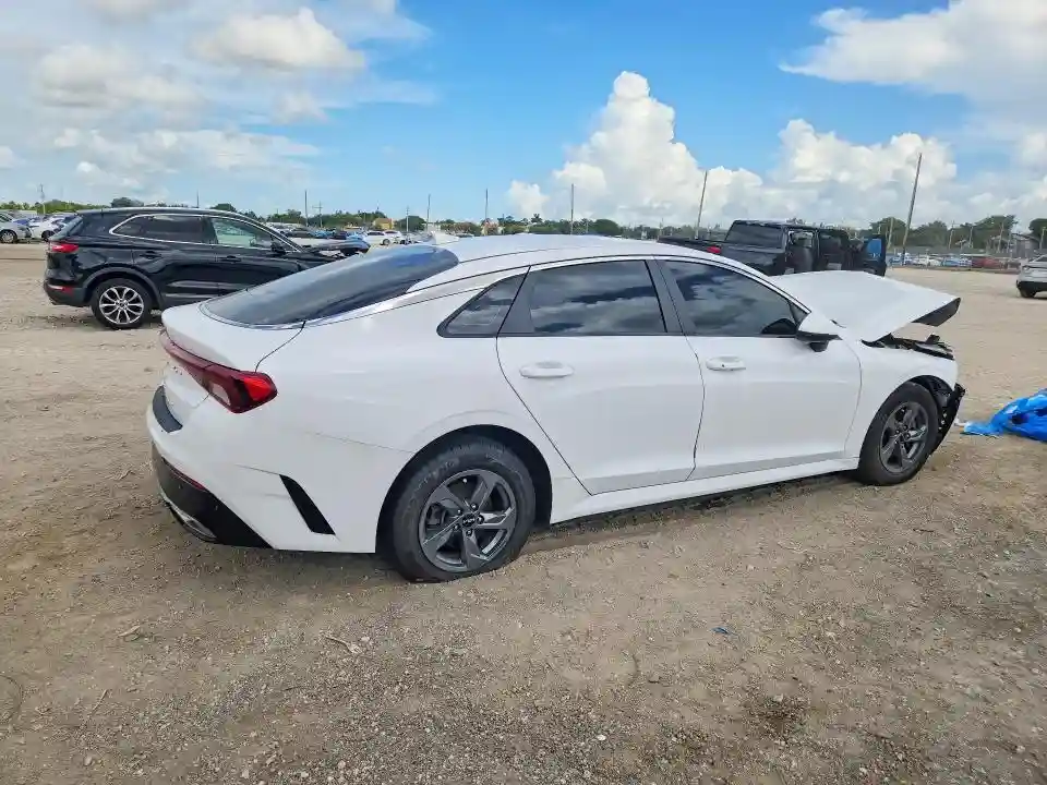5XXG14J27NG118541 2022 KIA K5-2