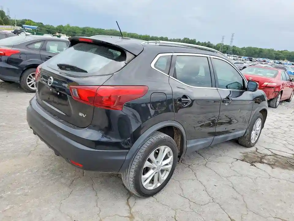 JN1BJ1CP8JW164814 2018 NISSAN ROGUE-2