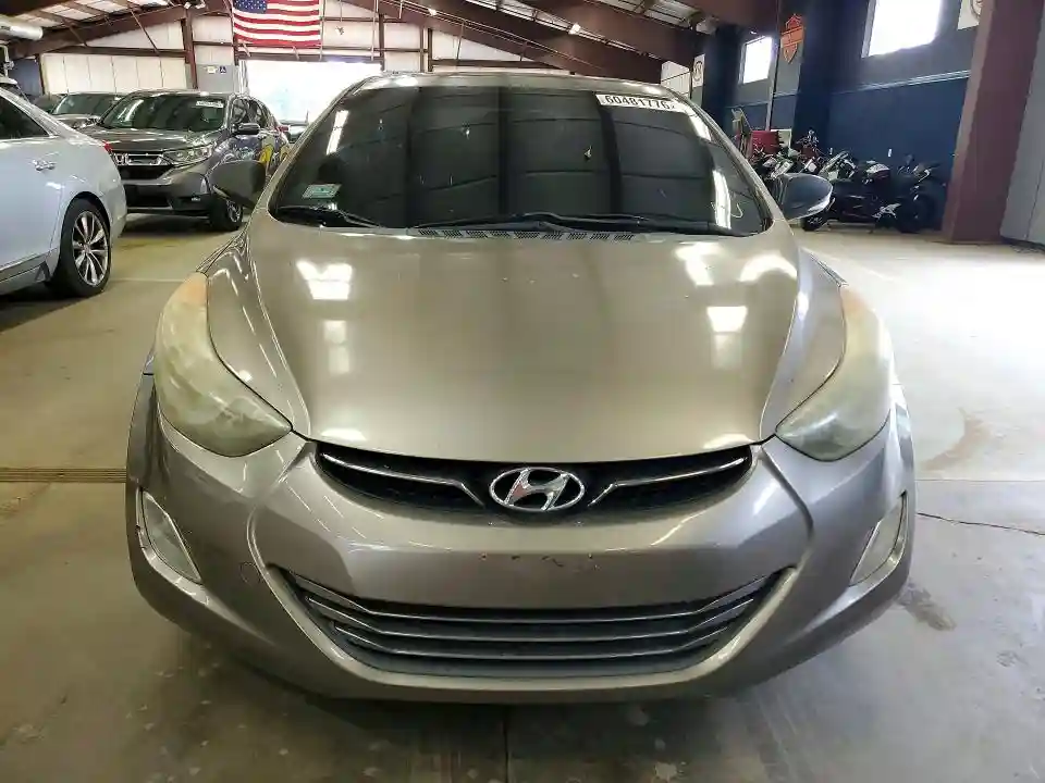 5NPDH4AE4DH175114 2013 HYUNDAI ELANTRA-4