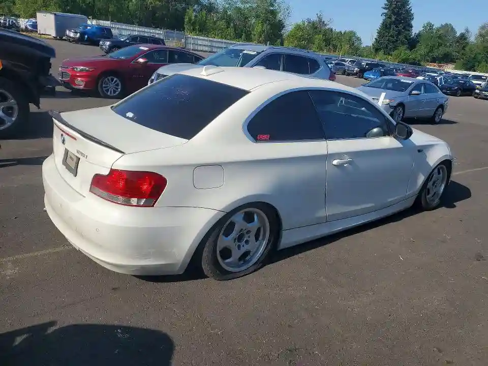 WBAUP9C54AVL89283 2010 BMW 1 SERIES-2