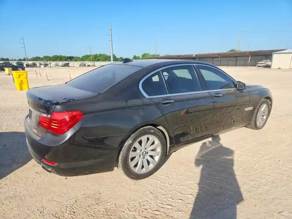WBAKC6C54AC393699 2010 BMW 7 SERIES-2