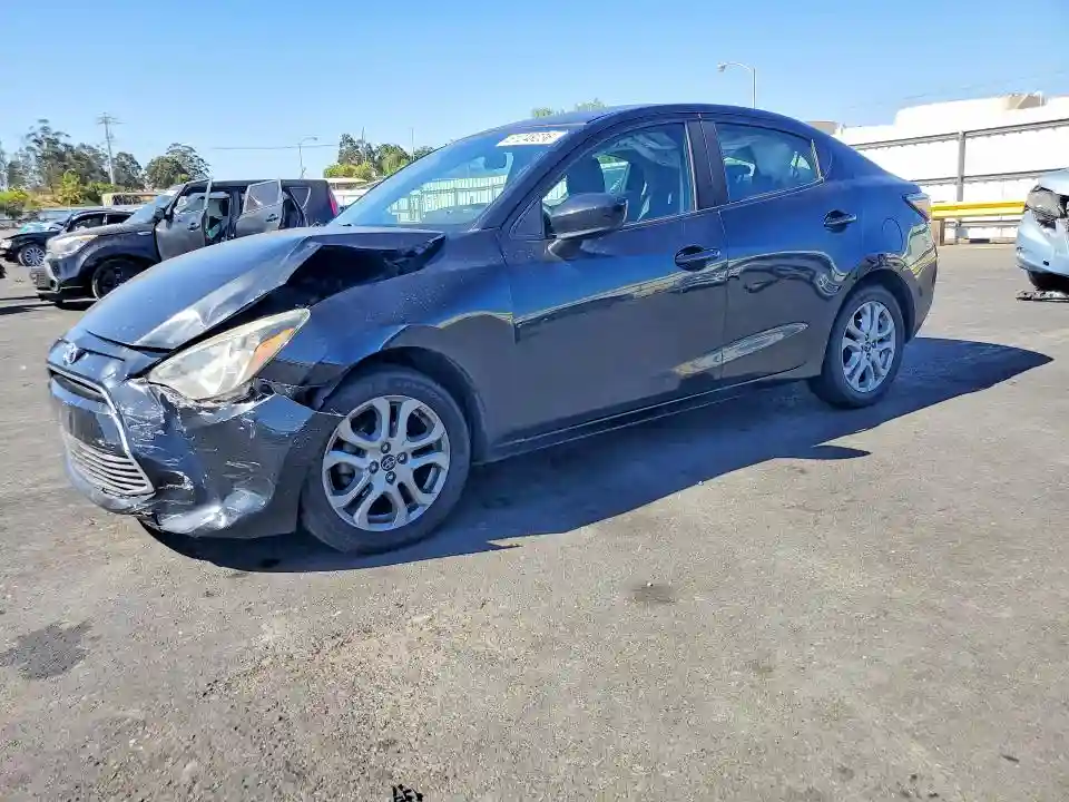 3MYDLBYV3HY158047 2017 TOYOTA YARIS IA B-0