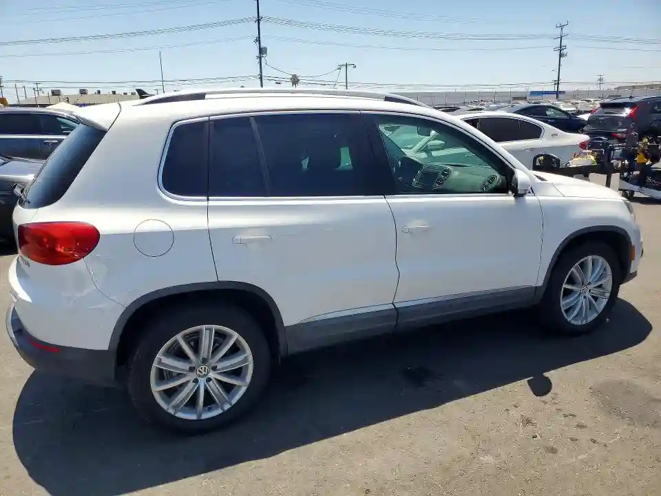 WVGAV7AX5CW606224 2012 VOLKSWAGEN TIGUAN-2