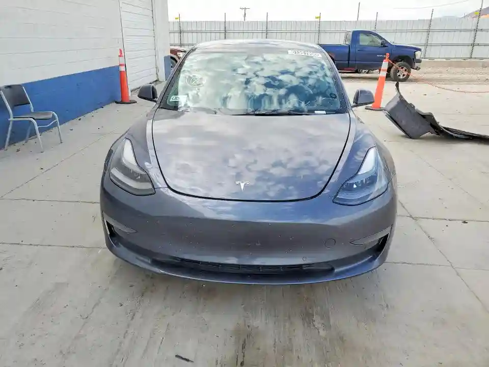 5YJ3E1EA7NF372482 2022 TESLA MODEL 3-4