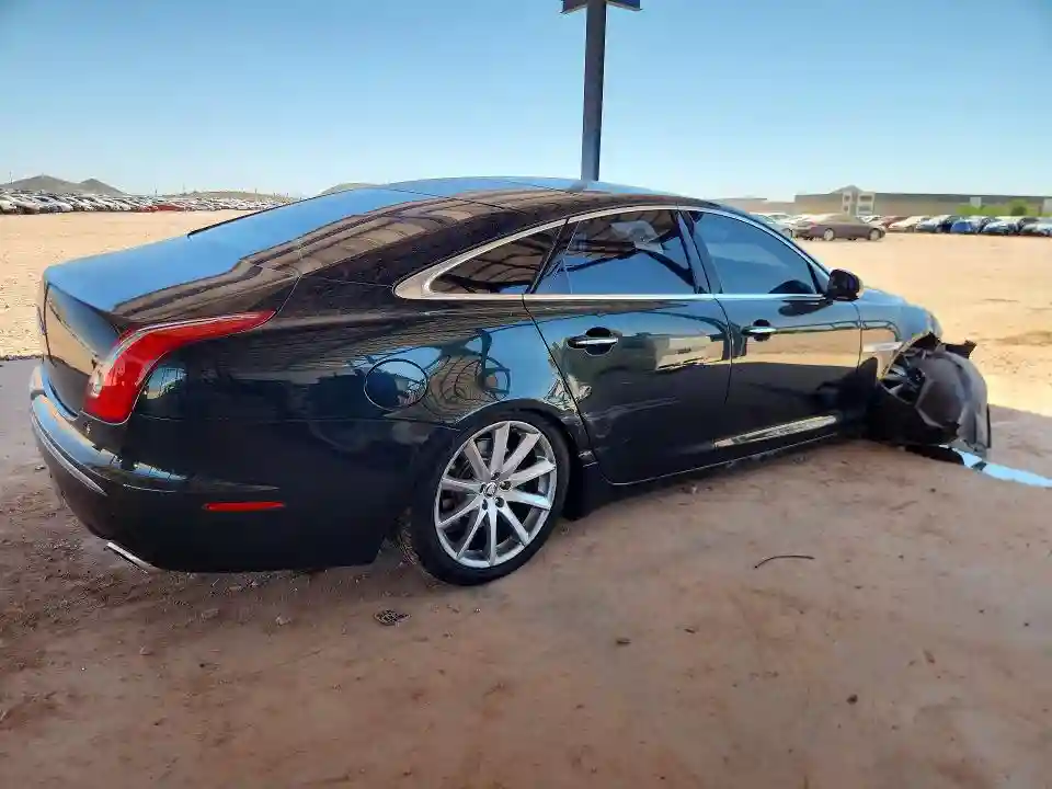 SAJWA1CB1BLV17837 2011 JAGUAR XJ-2