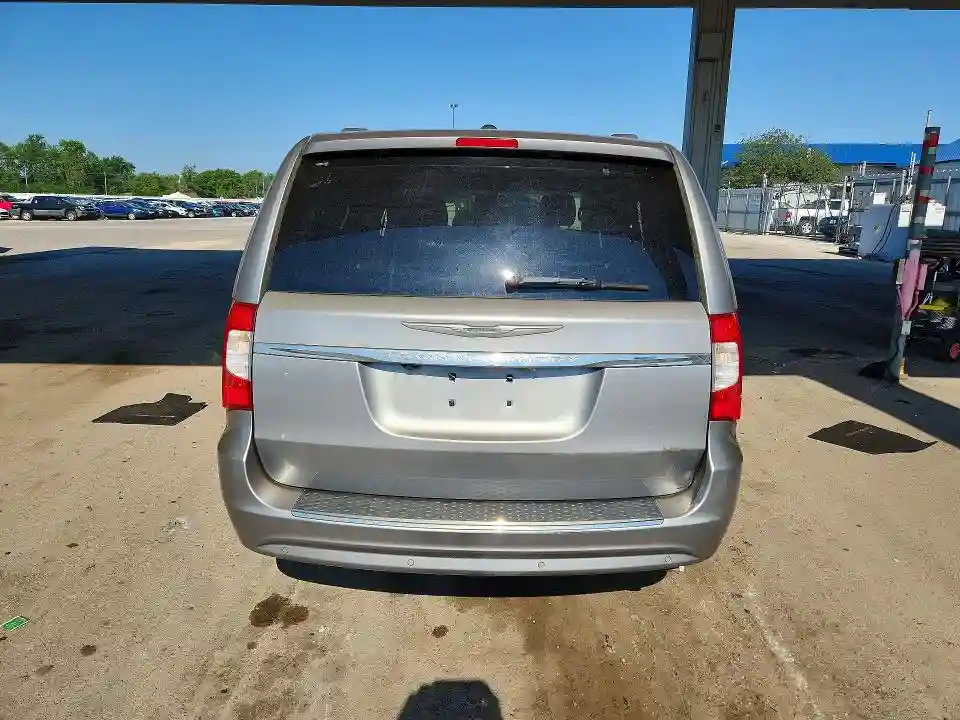 2C4RC1CG9FR742067 2015 CHRYSLER TOWN & C-5