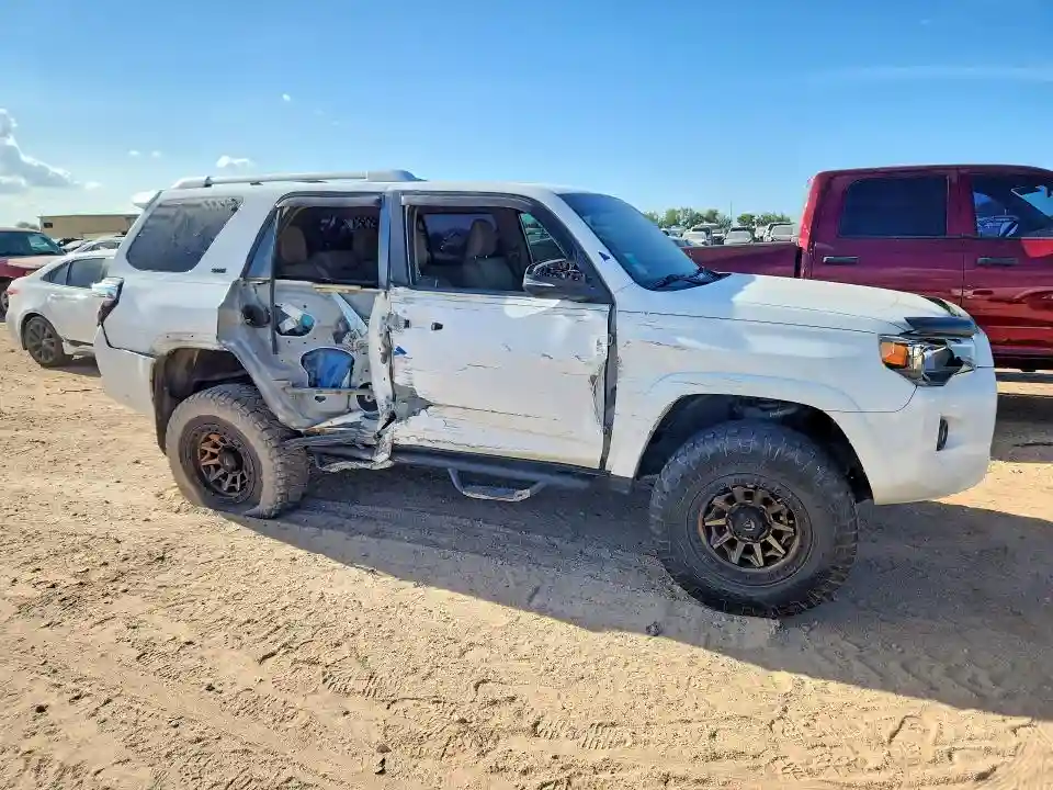 JTEZU5JR9G5111371 2016 TOYOTA 4RUNNER-3