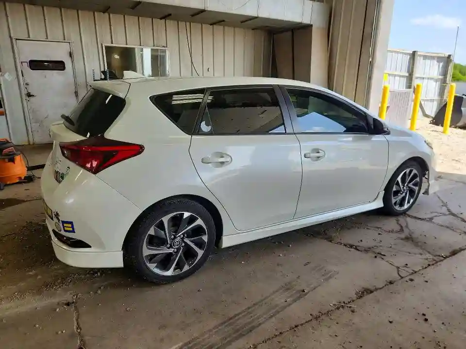 JTNKARJE1JJ572951 2018 TOYOTA COROLLA-2