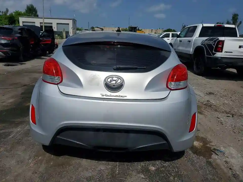 KMHTC6AD1FU228546 2015 HYUNDAI VELOSTER-5