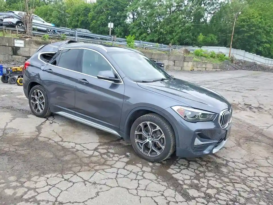 WBXJG9C00L5P85050 2020 BMW X1-3