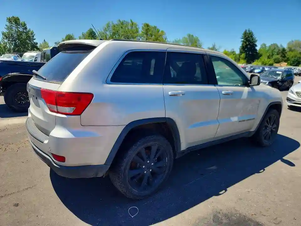 1C4RJEAG5DC588432 2013 JEEP GRAND CHEROKEE-2