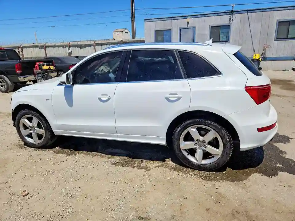 WA1DKAFP9CA106851 2012 AUDI Q5-1