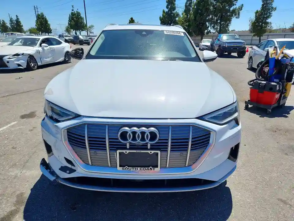 WA1LAAGE6KB005397 2019 AUDI E-TRON-4