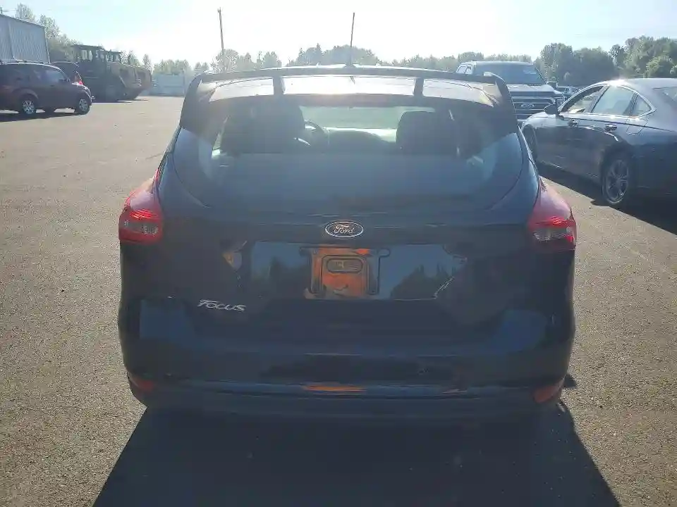 1FADP3M24JL224582 2018 FORD FOCUS-5