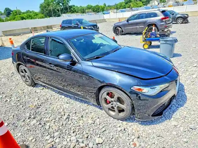 ZARFAEBN9J7567626 2018 ALFA ROMEO GIULIA-3
