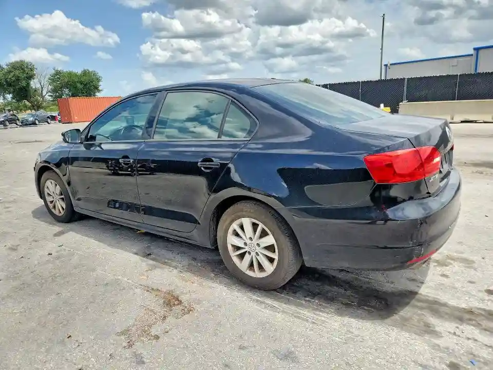 3VWDP7AJ9CM411943 2012 VOLKSWAGEN JETTA-1