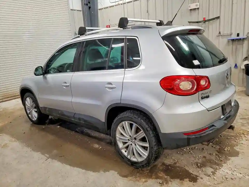 WVGBV7AX2BW539293 2011 VOLKSWAGEN TIGUAN-1