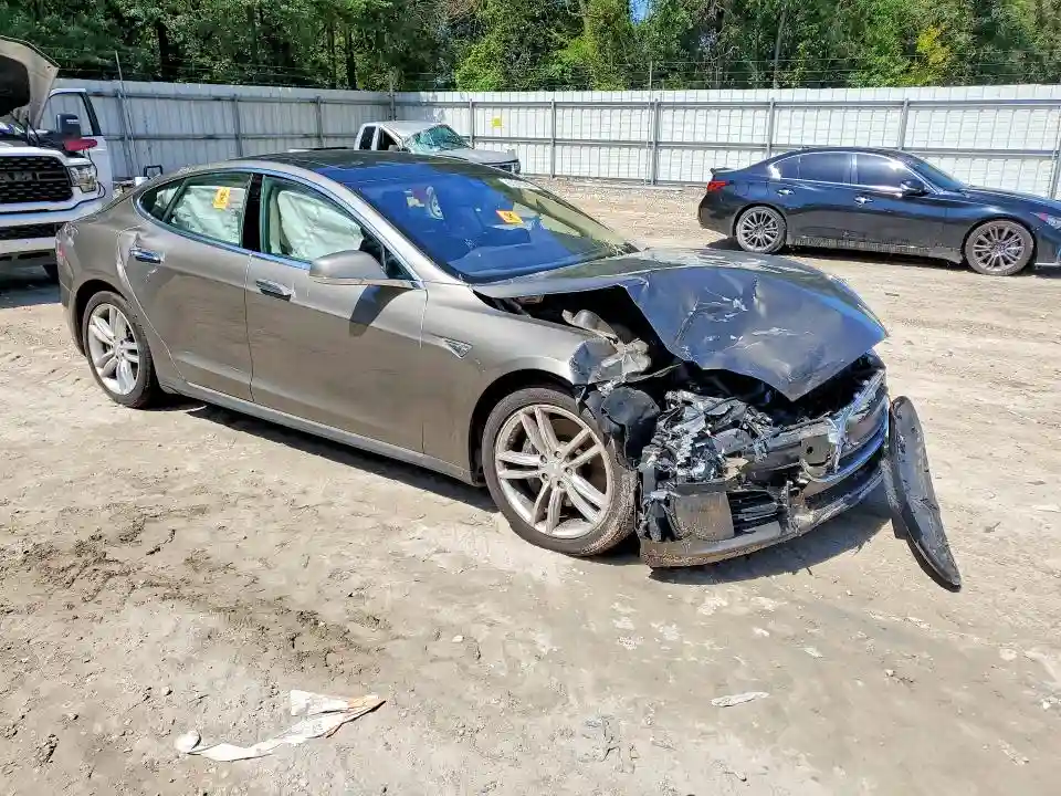 5YJSA1S23FF092306 2023 TESLA MODEL S-3