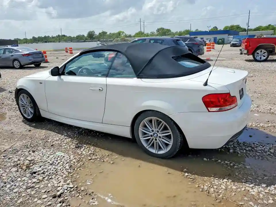 WBAUL7C5XCVM82750 2012 BMW 1 SERIES-1