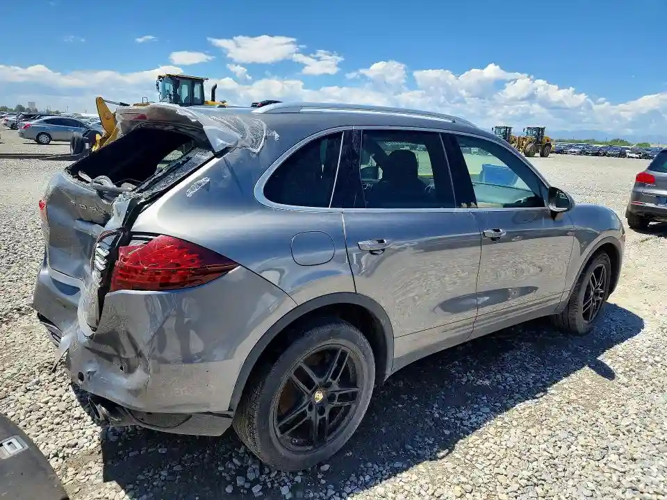 WP1AA2A27ELA91737 2014 PORSCHE CAYENNE-2