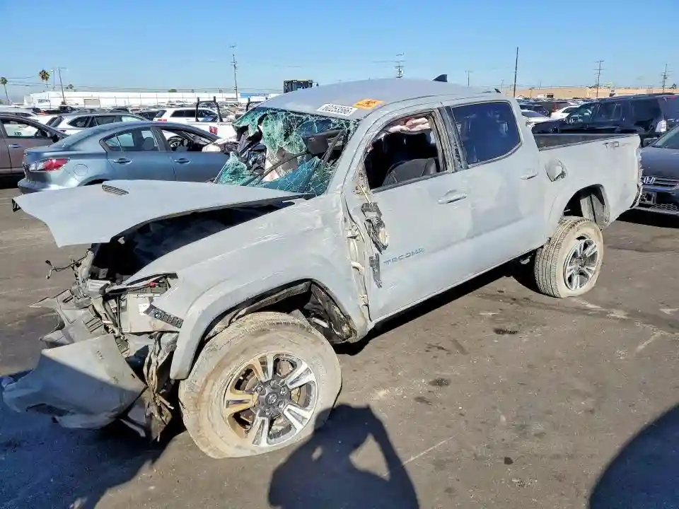 3TMAZ5CN5JM055296 2018 TOYOTA TACOMA TRD-0