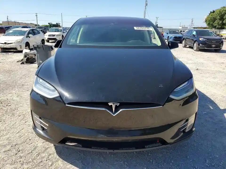 5YJXCAE28GF008736 2016 TESLA MODEL X-4