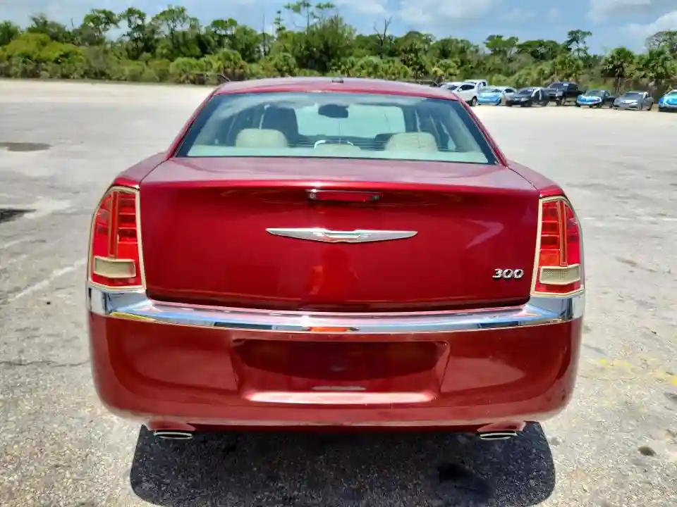 2C3CA5CG9BH529529 2011 CHRYSLER 300-5