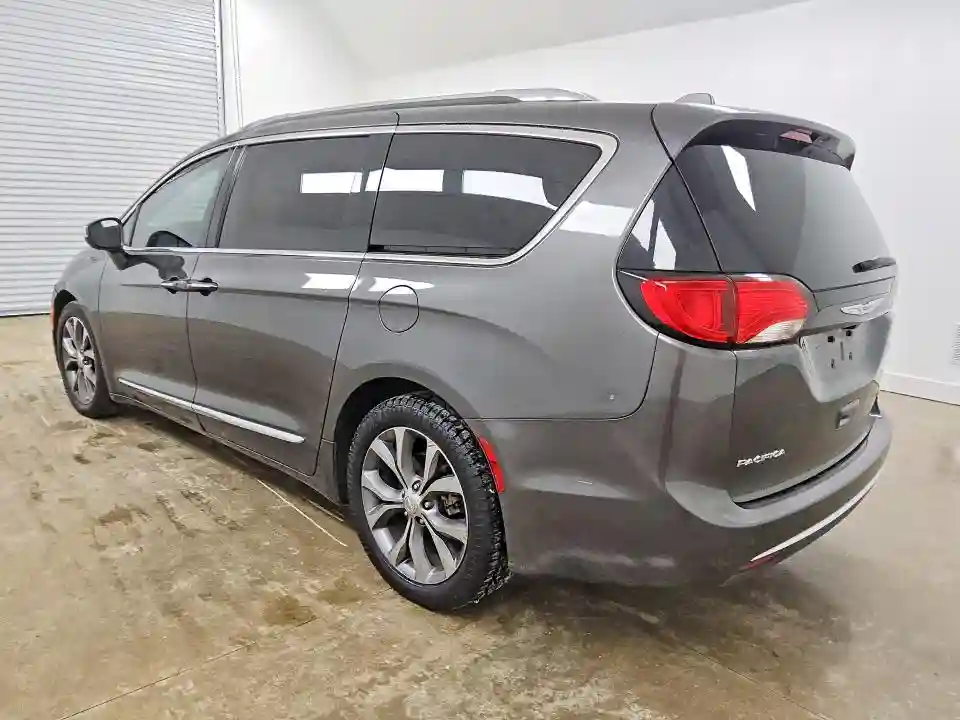 2C4RC1GG2HR533654 2017 CHRYSLER PACIFICA-1