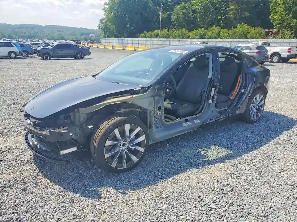5YJ3E1EA5TF170267 2026 TESLA MODEL 3-0