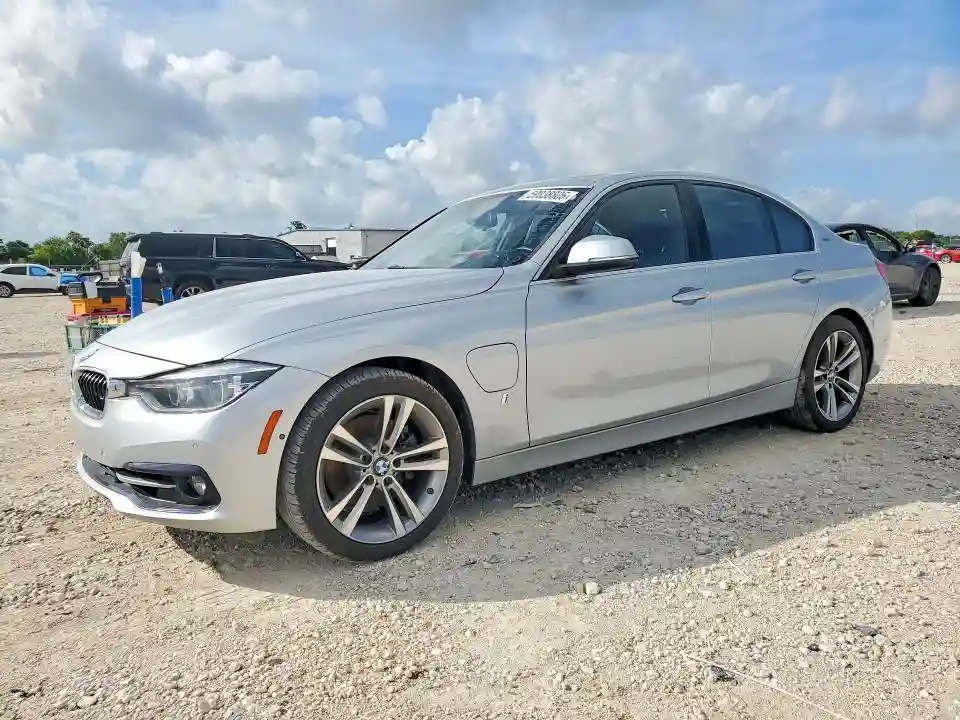 WBA8E1C3XHA158560 2017 BMW 3 SERIES-0