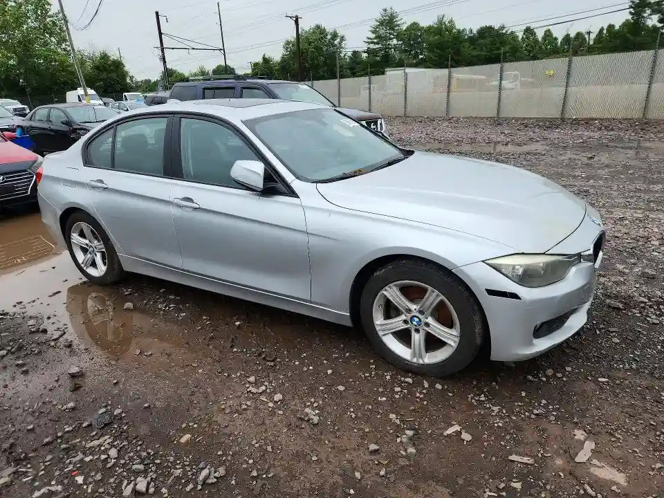 WBA3B5G58DNS03195 2013 BMW 3 SERIES-3