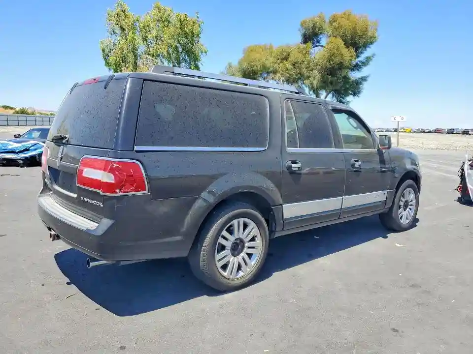 5LMJJ3J57BEJ00432 2011 LINCOLN NAVIGATOR-2