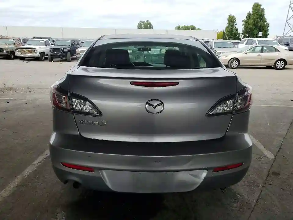 JM1BL1TG9D1728642 2013 MAZDA 3-5