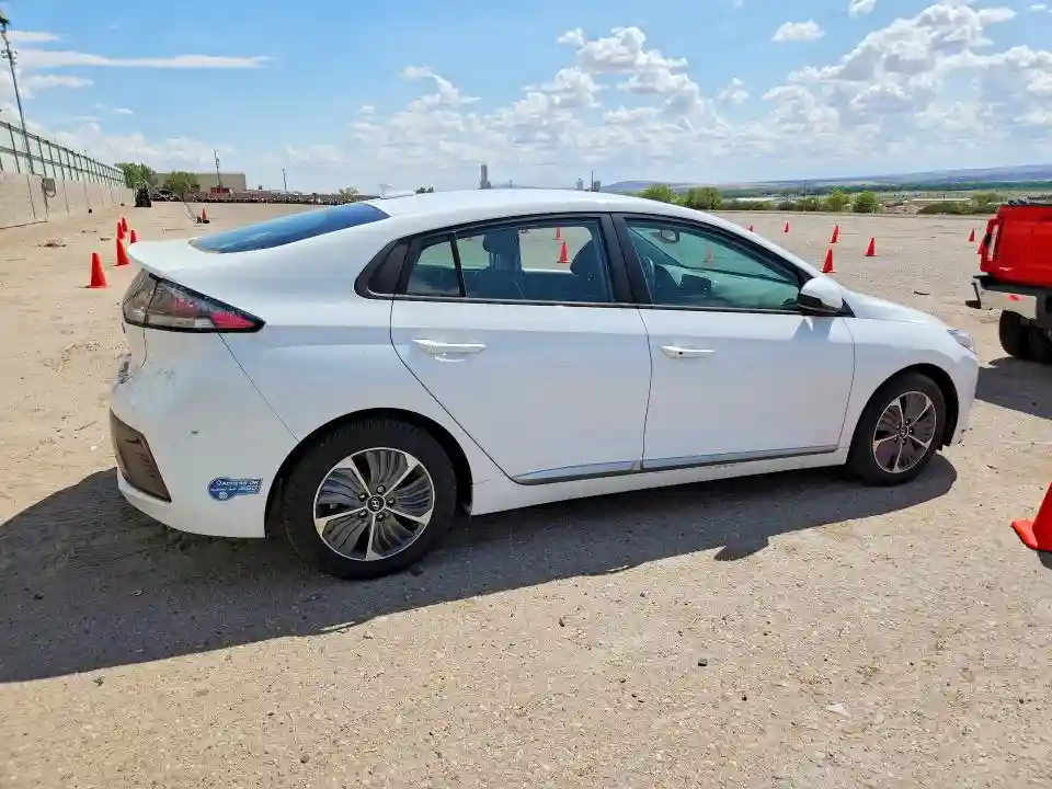KMHC65LD3MU254996 2021 HYUNDAI IONIQ-2