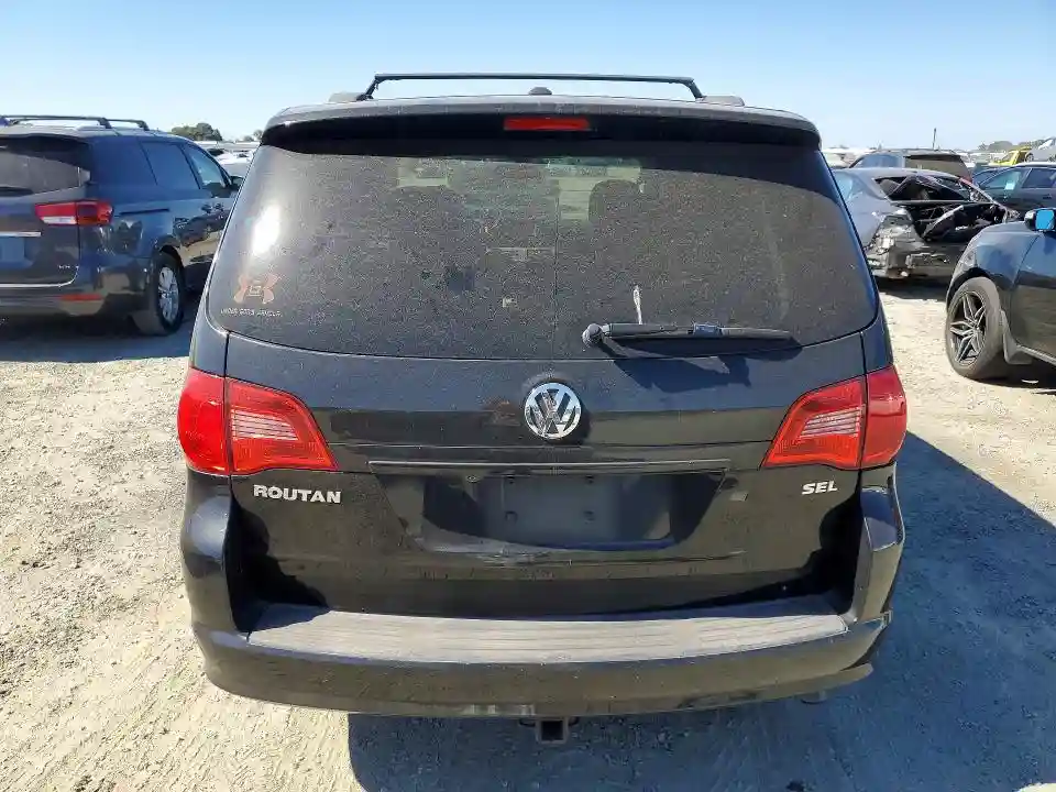 2C4RVACG1CR392472 2012 VOLKSWAGEN ROUTAN-5