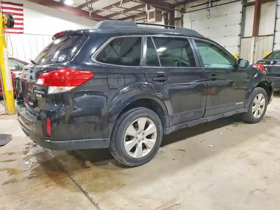 4S4BRBBC8B3324716 2011 SUBARU OUTBACK-2