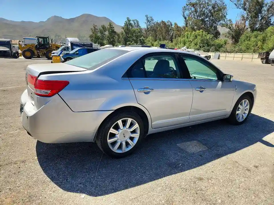 3LNHL2GCXAR752601 2010 LINCOLN MKZ-2