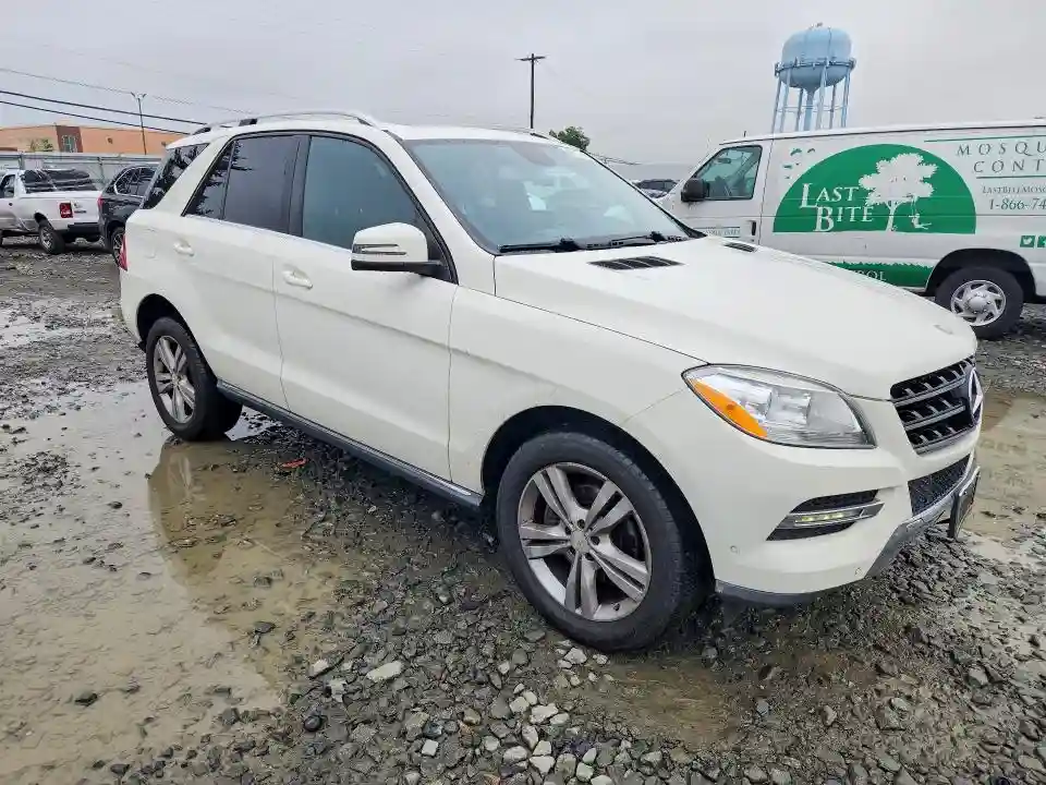 4JGDA5HB2DA195242 2013 MERCEDES-BENZ M-CLASS-3