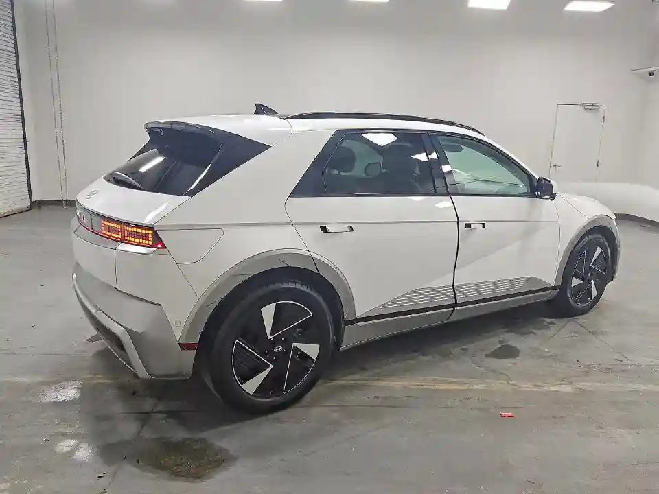 7YAKR4DA1SY038617 2025 HYUNDAI IONIQ-2