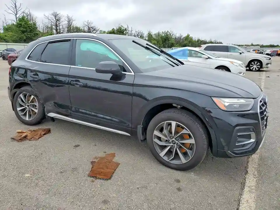 WA1AAAFY0M2110149 2021 AUDI Q5-3