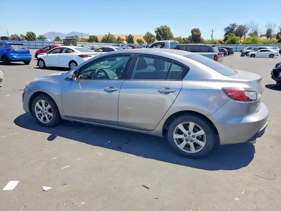 JM1BL1VG3B1416150 2011 MAZDA 3-1