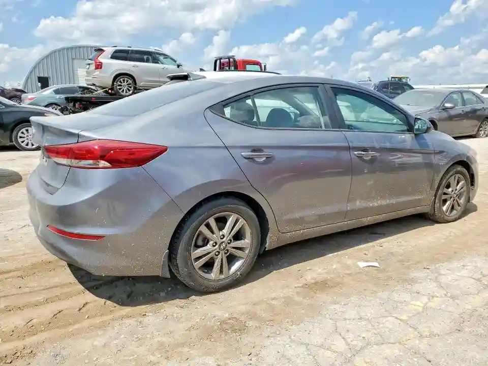 5NPD84LF4JH321819 2018 HYUNDAI ELANTRA-2