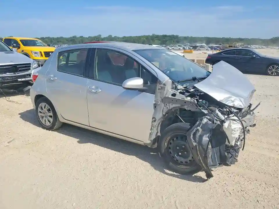 JTDKTUD38CD524196 2012 TOYOTA YARIS-3