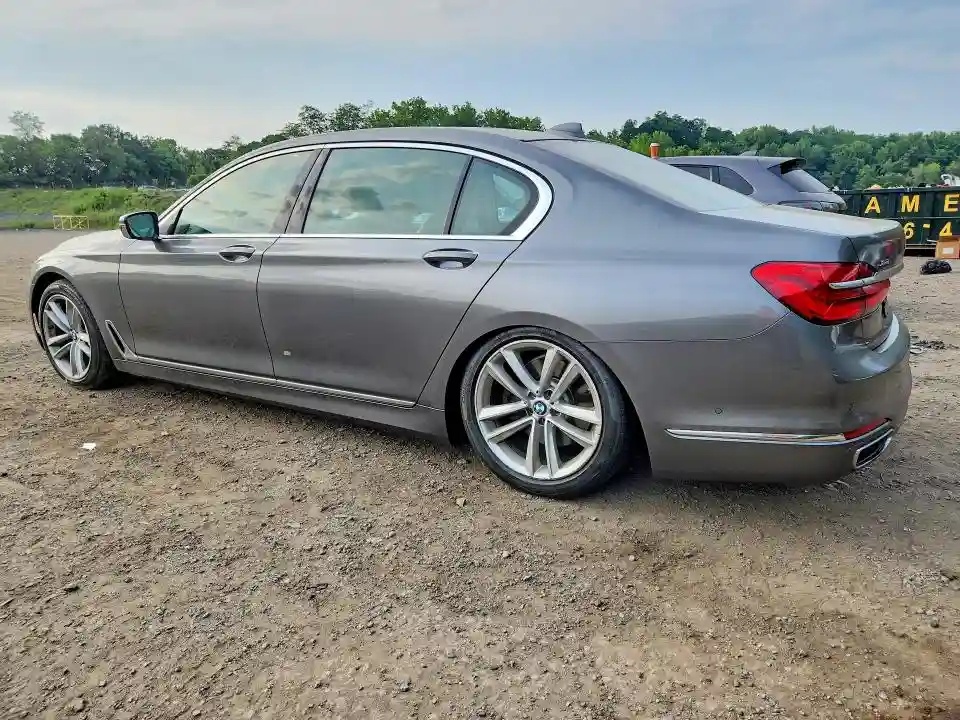 WBA7F2C56HG422399 2017 BMW 7 SERIES-1